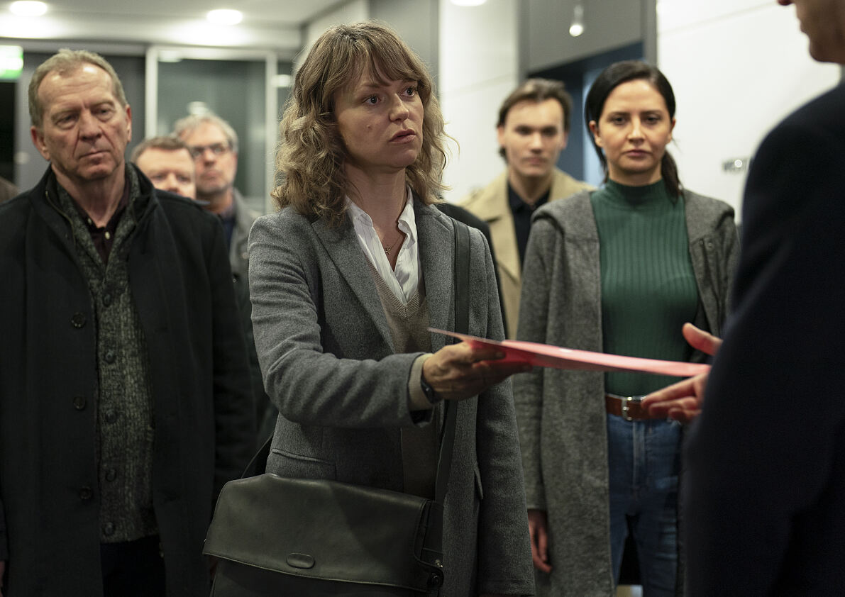 Other Peoples Money, Staffel 1